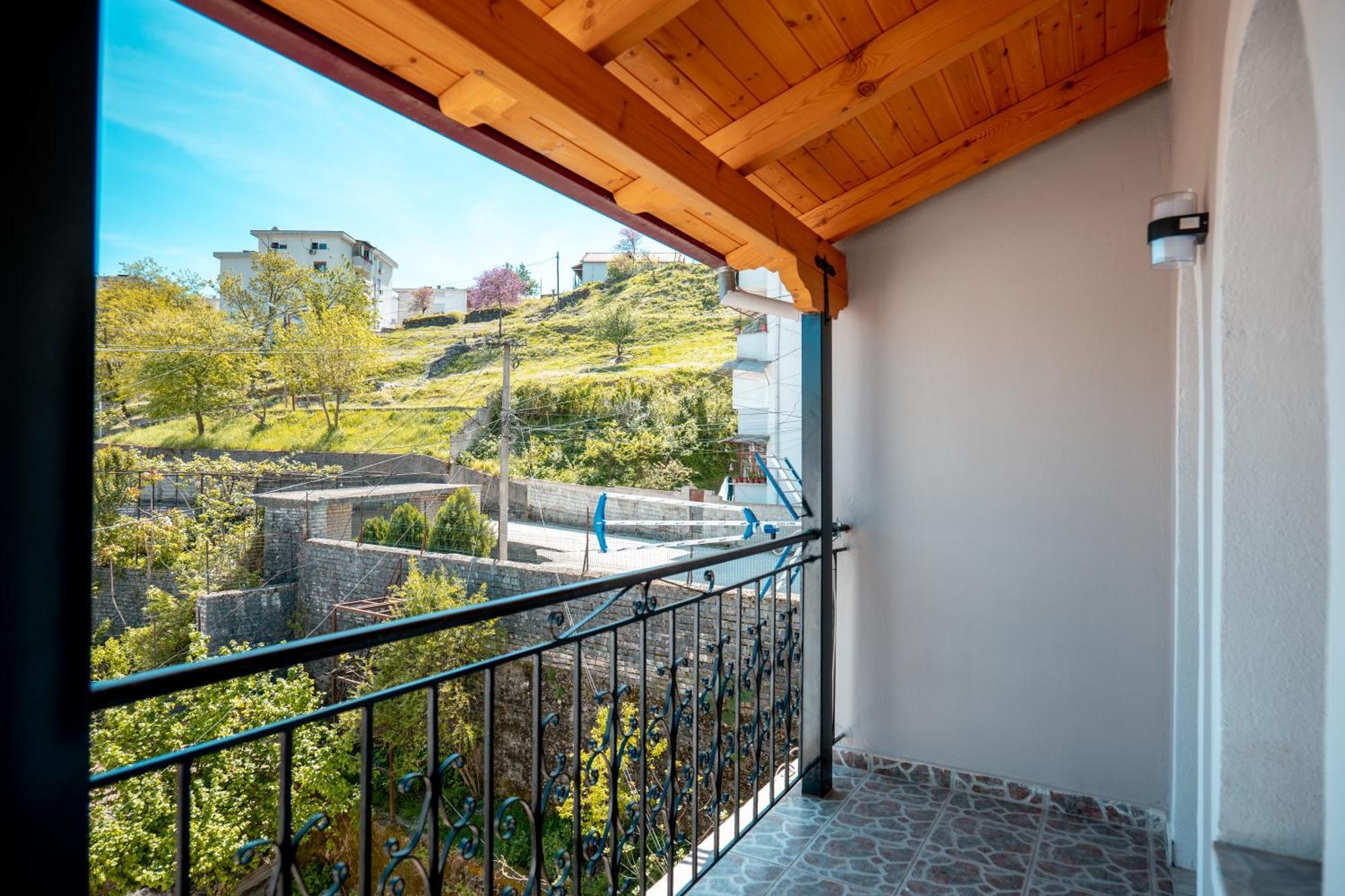 Fabio Guest House Gjirokastër Eksteriør billede